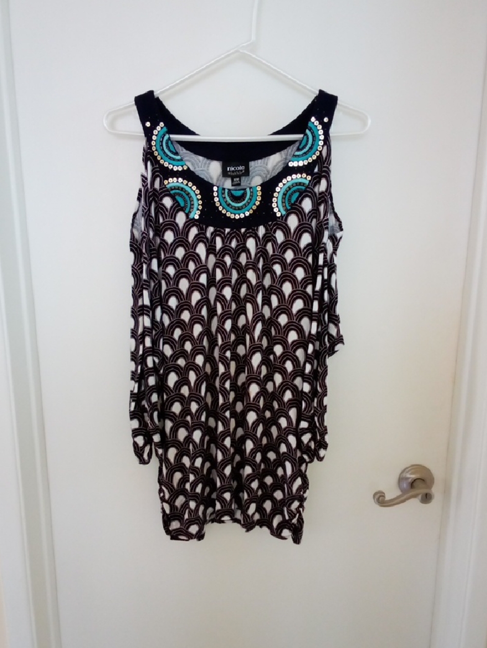 Nicole by Nicole Miller Black White Patterned Embellished Neck Cold-Shoulder Top